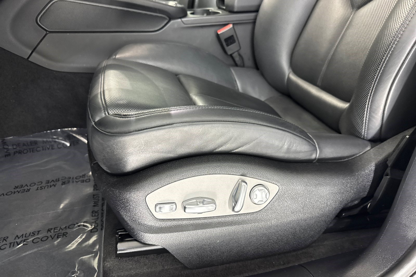 Used 2023 Porsche Macan AWD/4WD image 15