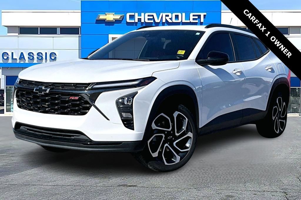 Used 2025 Chevrolet Trax RS w/ Driver Confidence Package image 3