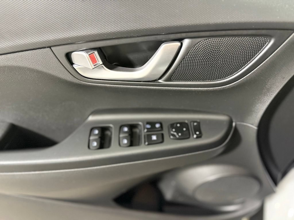 Used 2022 Hyundai Kona SEL w/ Convenience Package AWD/4WD image 19