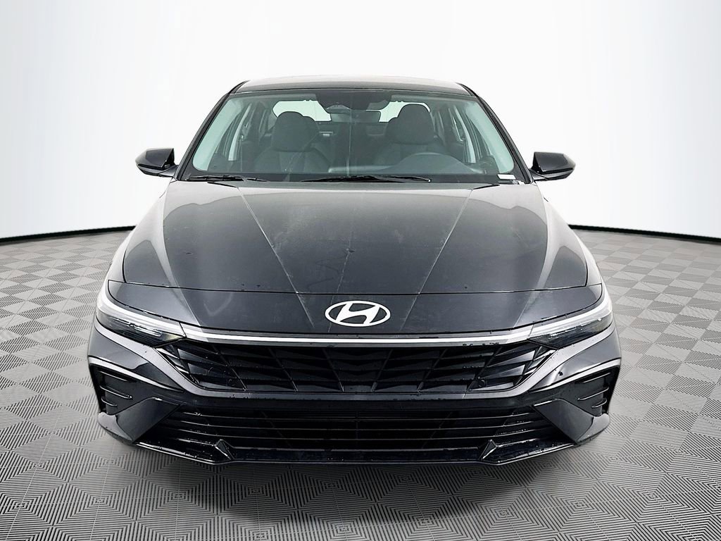 New 2026 Hyundai Elantra SE image 2