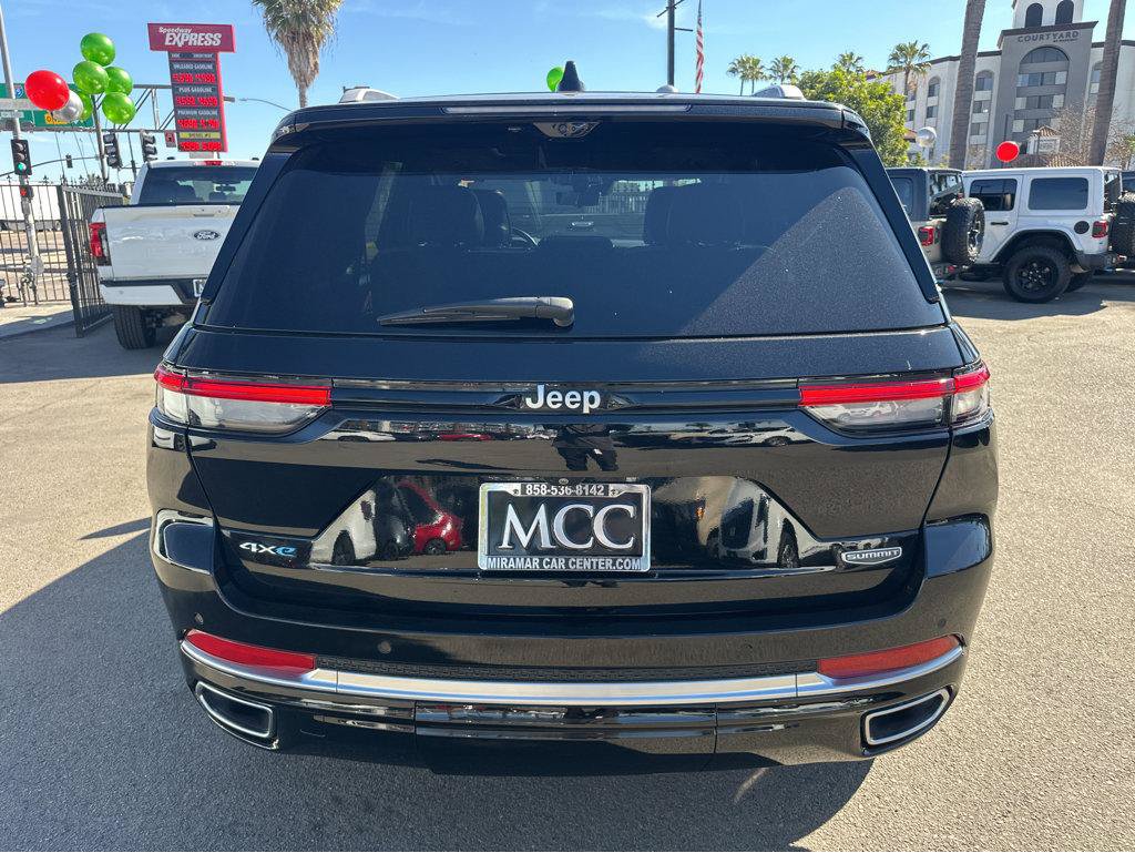 Used 2022 Jeep Grand Cherokee Summit w/ Advanced Protech Group IV AWD/4WD image 12