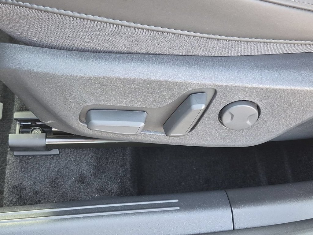 New 2026 Kia Niro EX FWD image 35