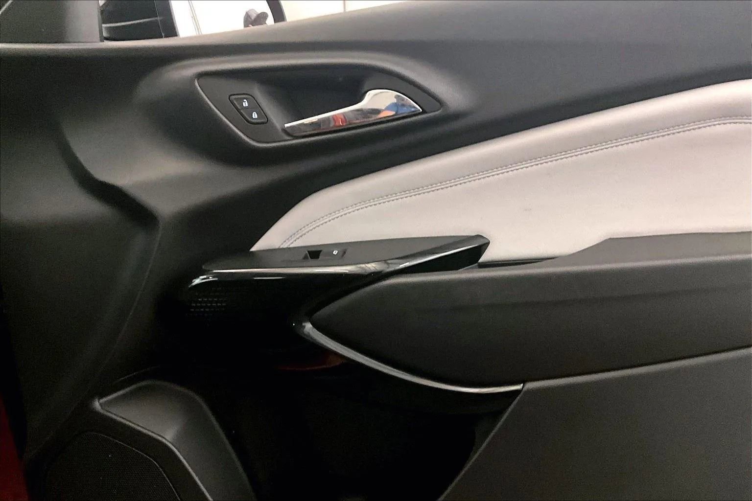 Used 2024 Chevrolet Trax LT w/ LT Convenience Package image 23