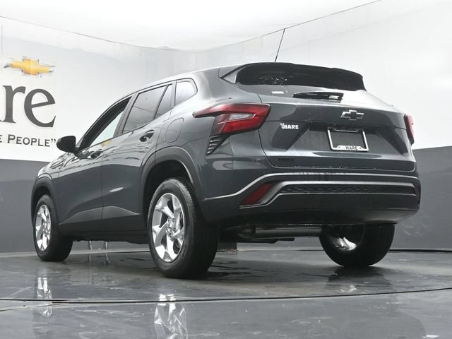 New 2026 Chevrolet Trax LS w/ LS Convenience Package FWD image 5