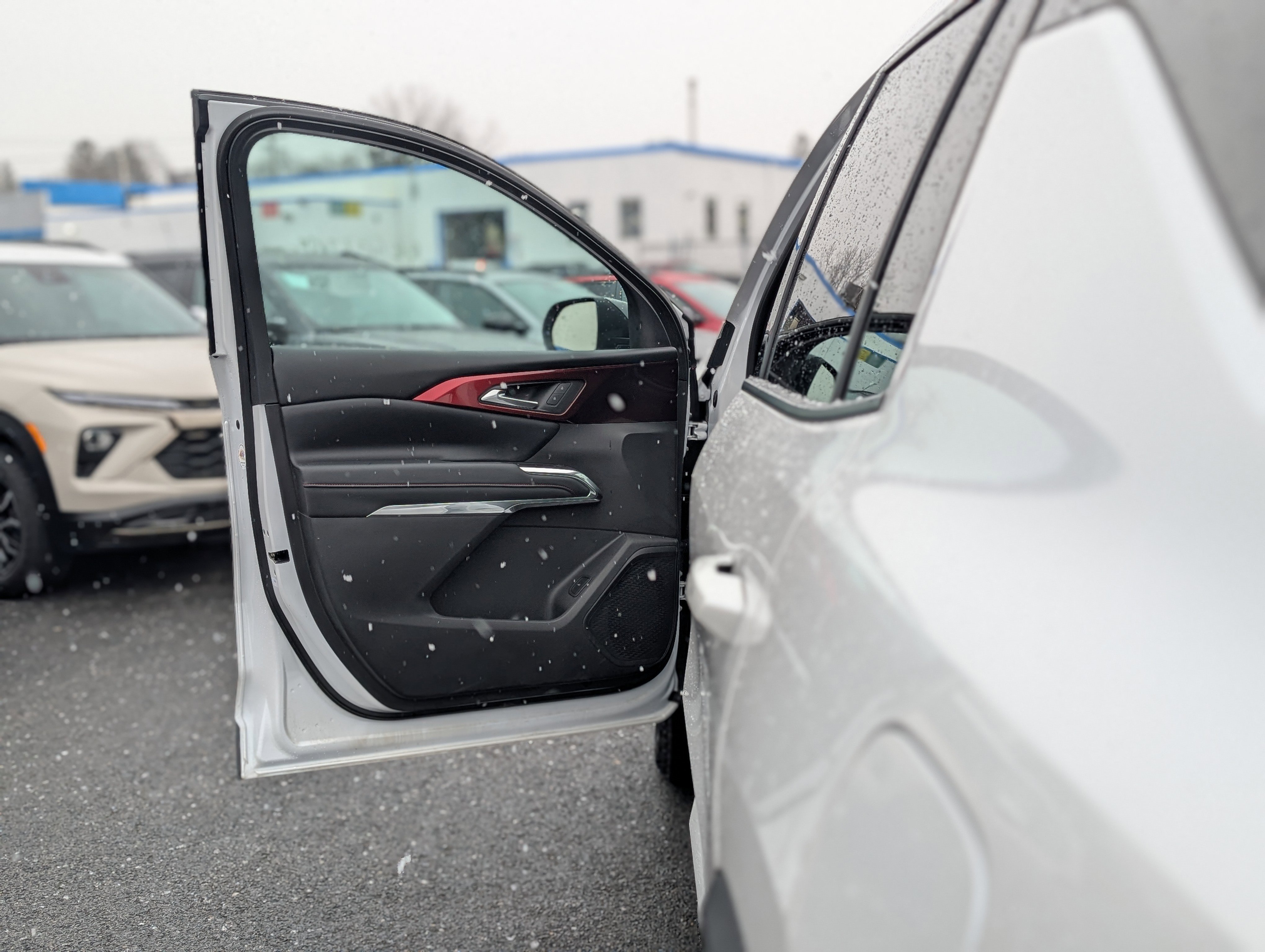 Used 2025 Chevrolet Traverse Z71 image 26