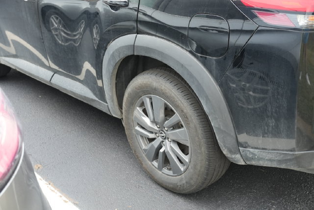Used 2025 Nissan Pathfinder SV FWD image 14