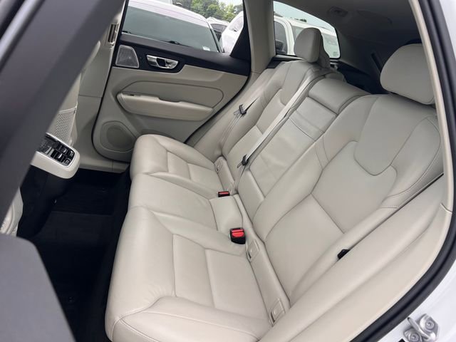 Used 2018 Volvo XC60 T5 Inscription w/ Convenience Package AWD/4WD image 18