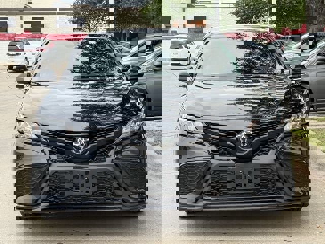 Used 2024 Toyota Camry SE FWD image 7