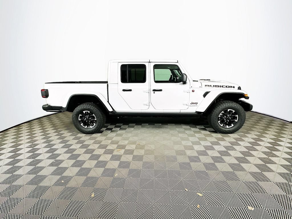 New 2026 Jeep Gladiator Rubicon w/ Technology Group AWD/4WD image 10
