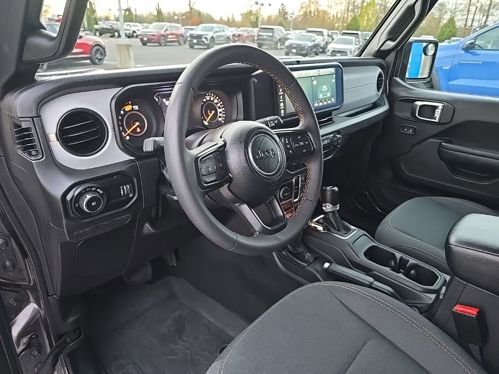 Used 2024 Jeep Wrangler Unlimited Sport AWD/4WD image 10