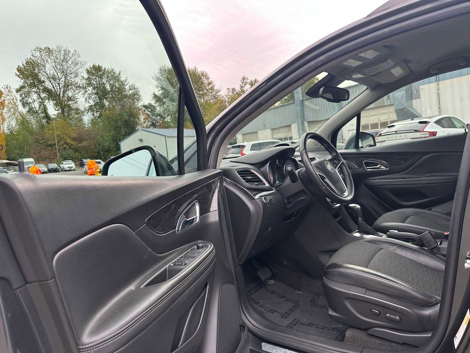 Used 2016 Buick Encore FWD image 19