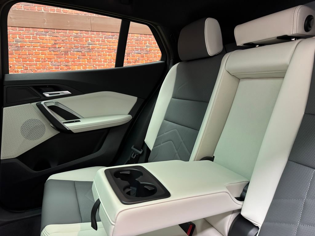 New 2026 BMW X2 xDrive28i image 14