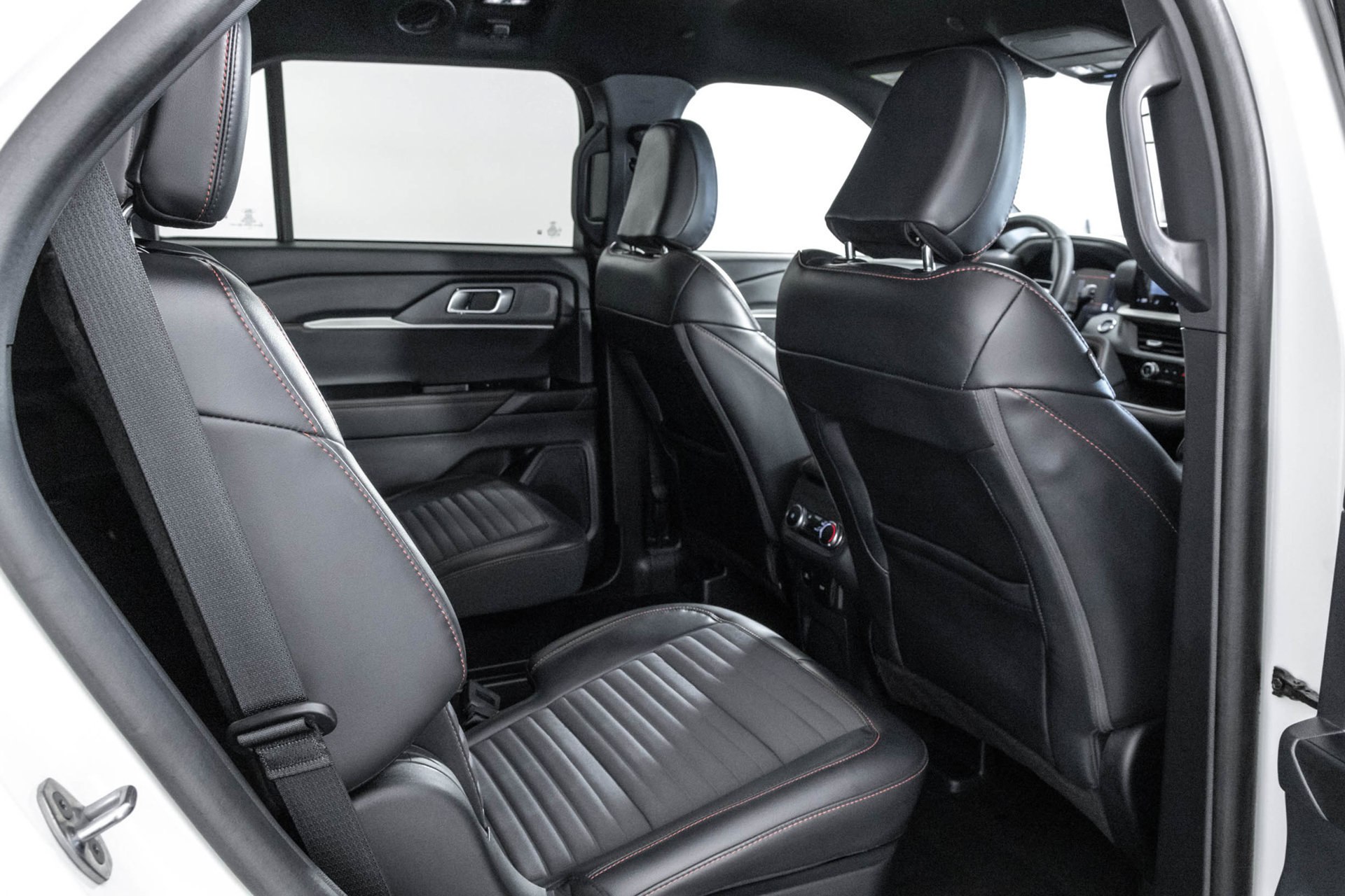 Used 2025 Ford Explorer ST-Line AWD/4WD image 41