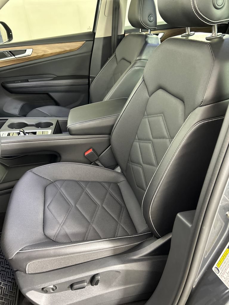 Used 2024 Volkswagen Atlas SE FWD image 11