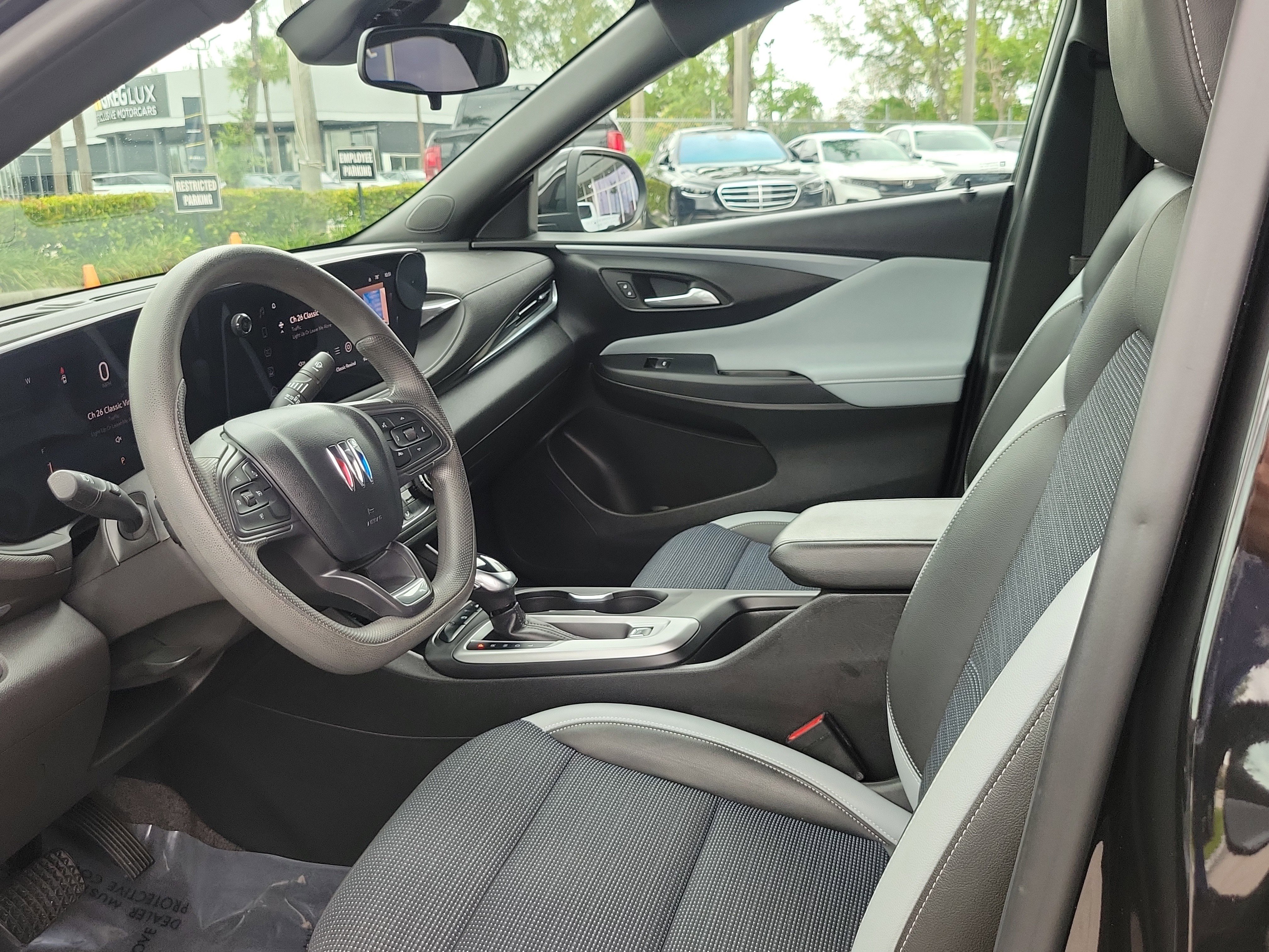 Used 2024 Buick Envista Preferred w/ Advanced Safety Package FWD image 11