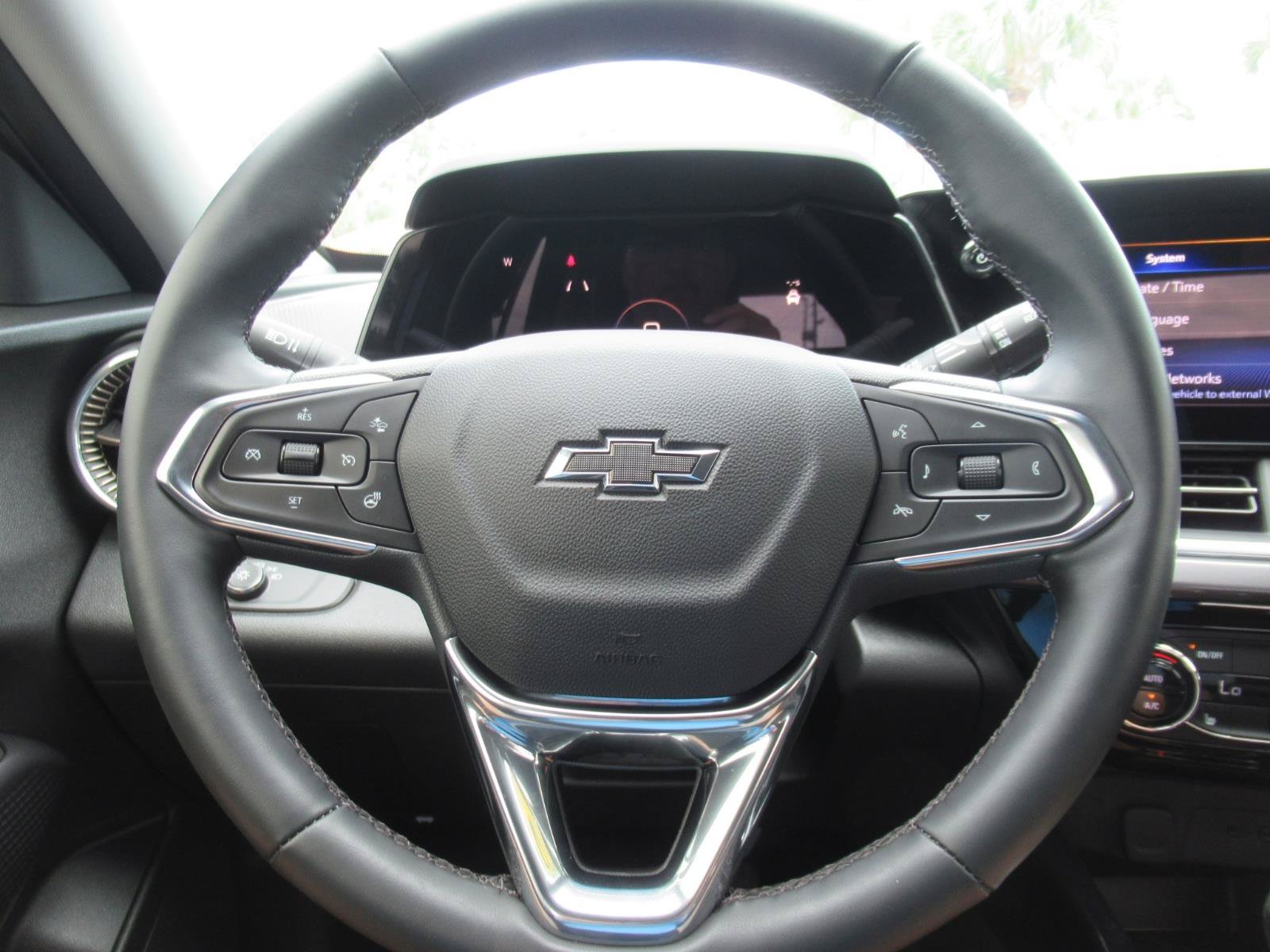 Used 2025 Chevrolet Trax ACTIV w/ Driver Confidence Package FWD image 23