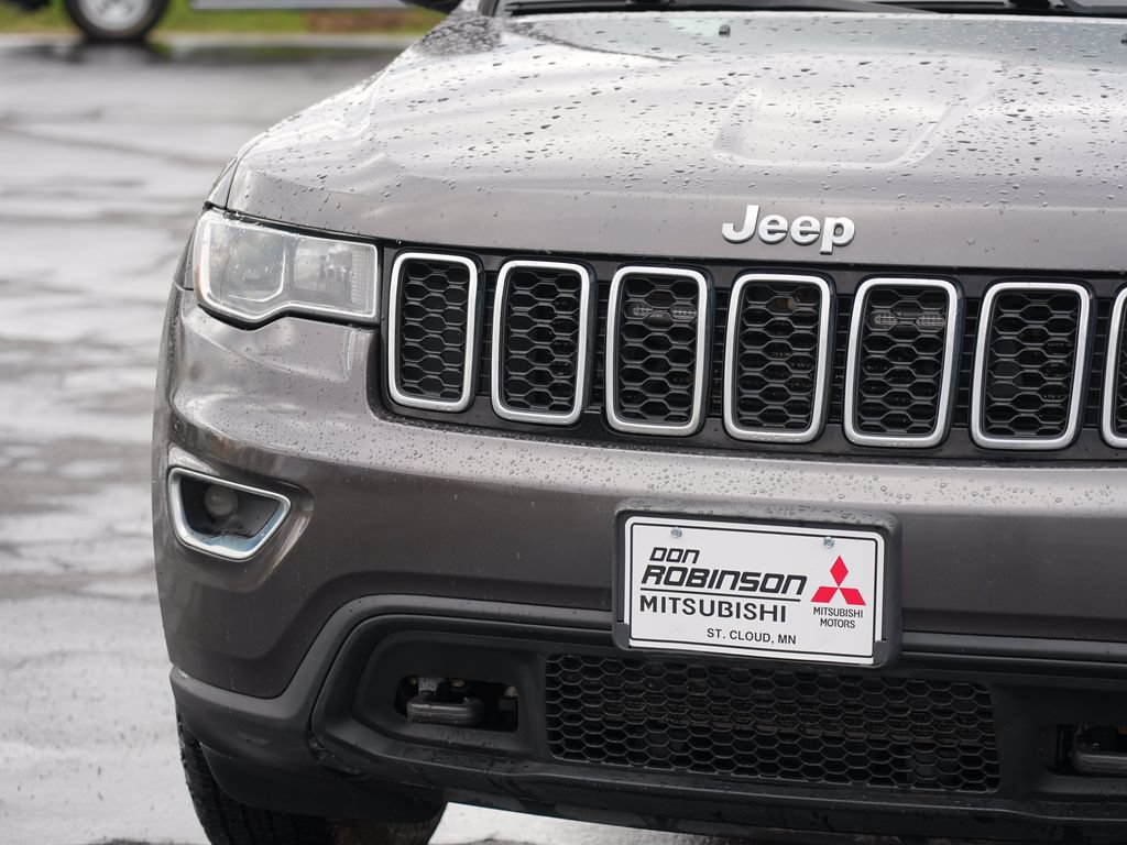 Used 2019 Jeep Grand Cherokee Laredo AWD/4WD image 9