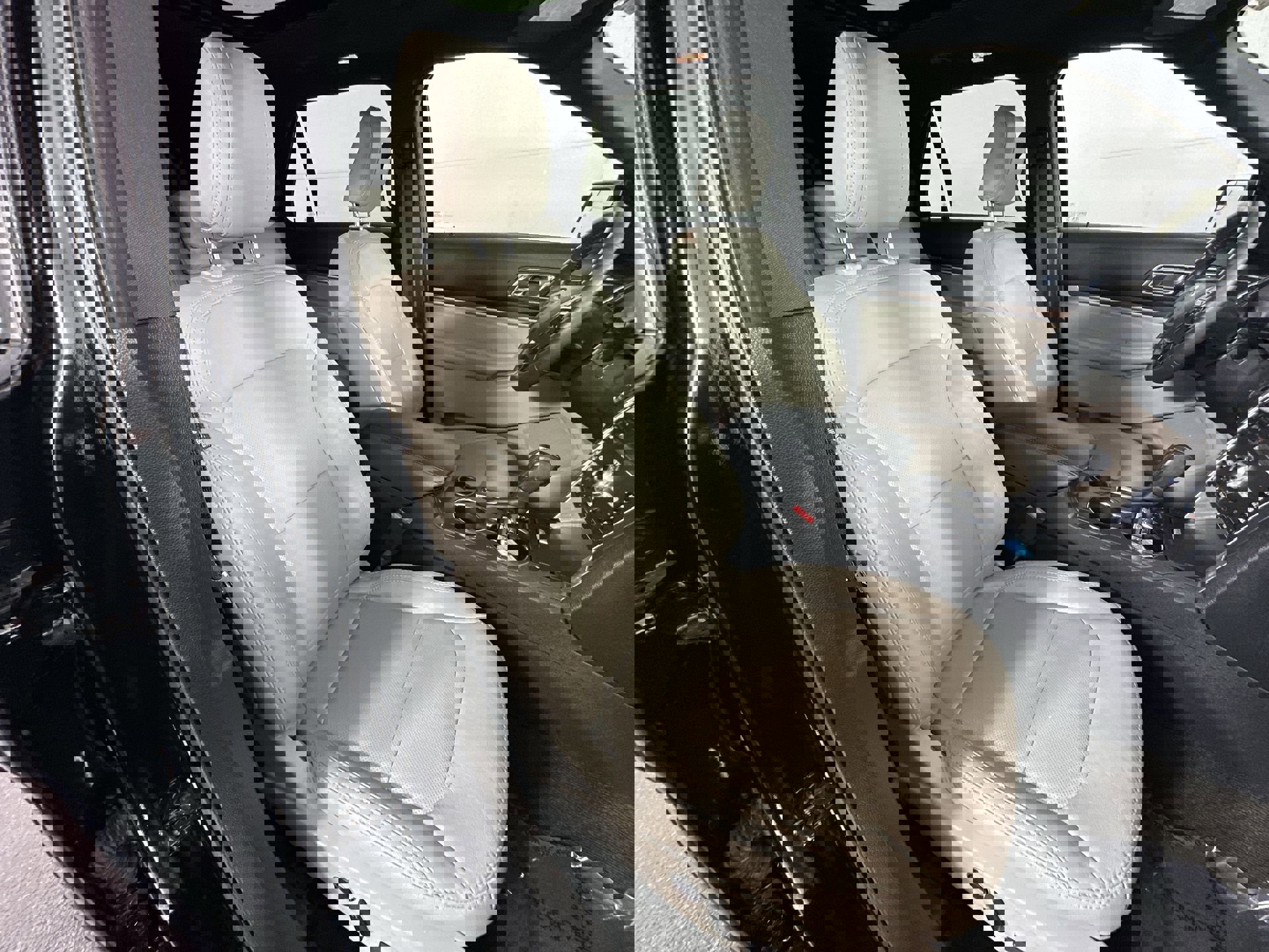 Used 2018 Ford Explorer Limited image 31