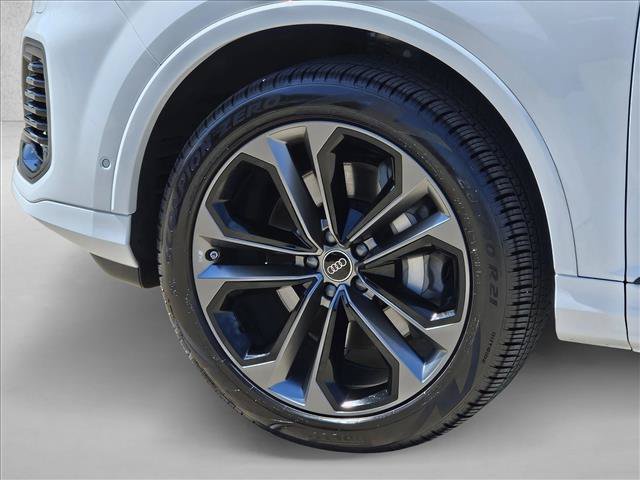 Used 2025 Audi Q7 3.0T Premium Plus w/ Premium Plus Package AWD/4WD image 6