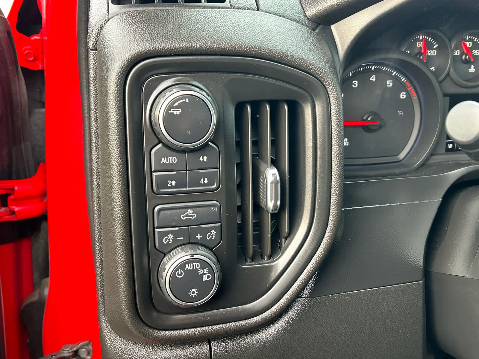 Used 2019 Chevrolet Silverado 1500 Custom Trail Boss image 19