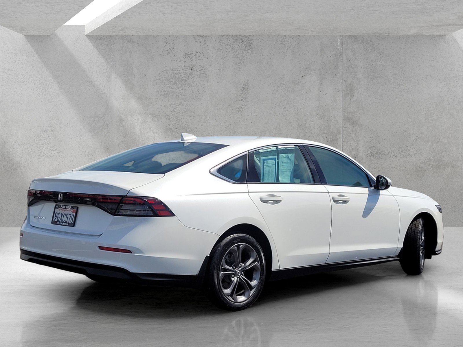 Used 2023 Honda Accord EX image 4