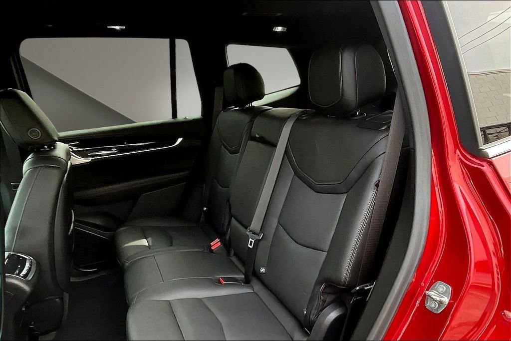 Used 2022 Cadillac XT6 Premium Luxury AWD/4WD image 22