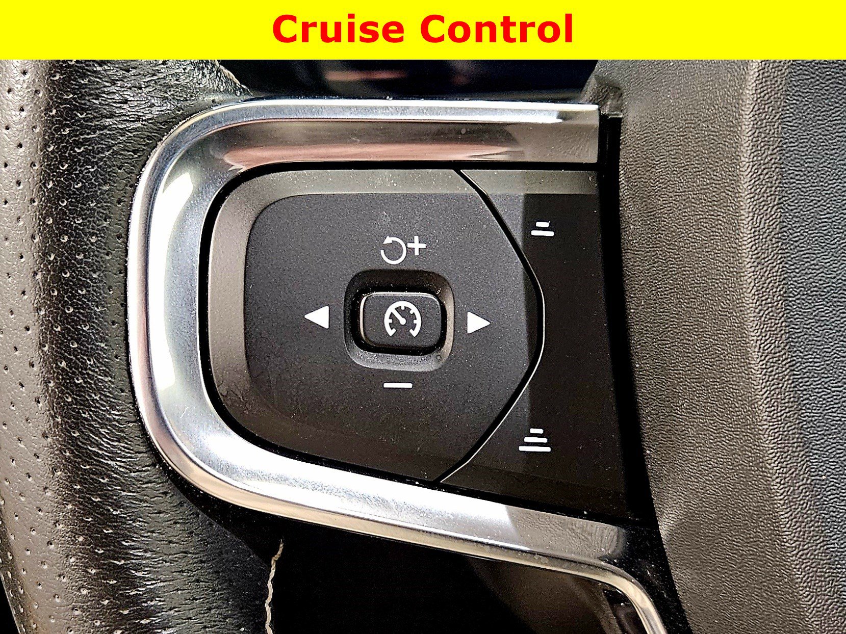 Used 2021 Volvo XC40 P8 Recharge w/ Advanced Package image 33