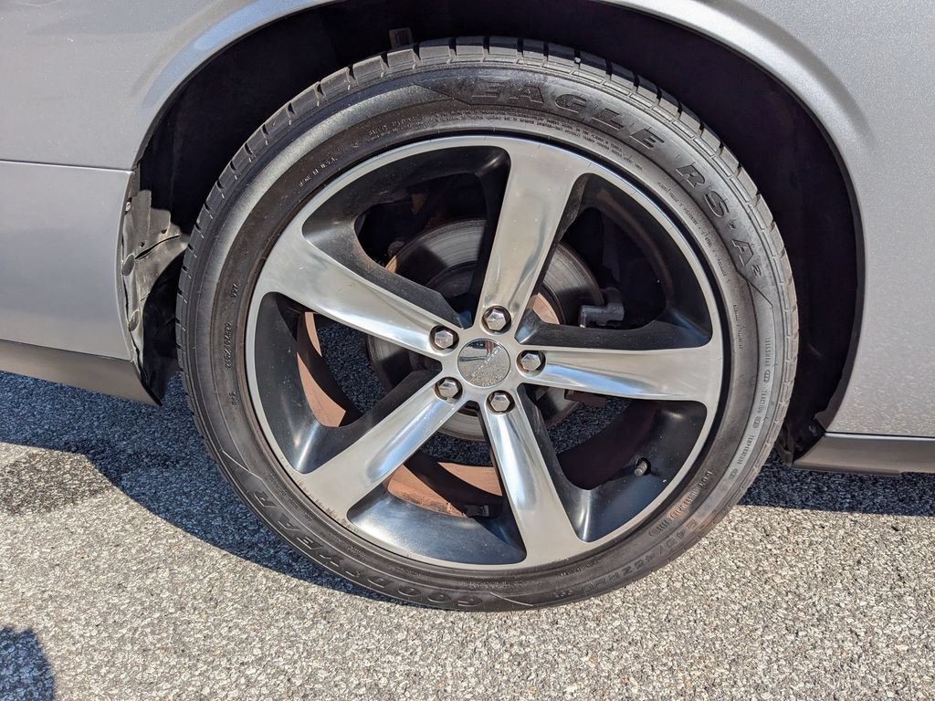 Used 2014 Dodge Challenger R/T RWD image 25