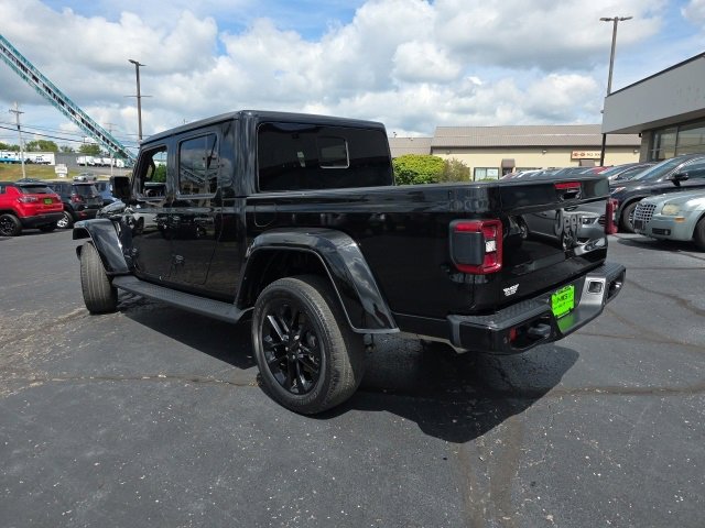 Used 2023 Jeep Gladiator Overland image 4