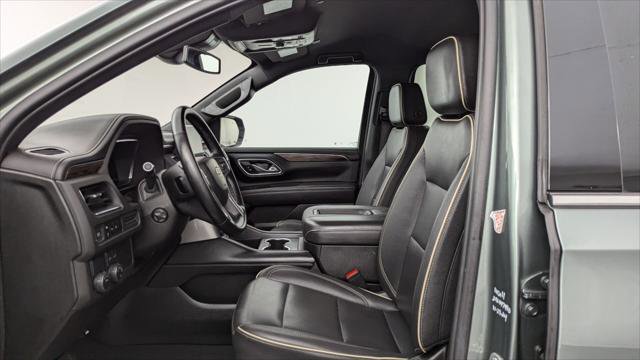 Used 2023 Chevrolet Suburban Premier image 13