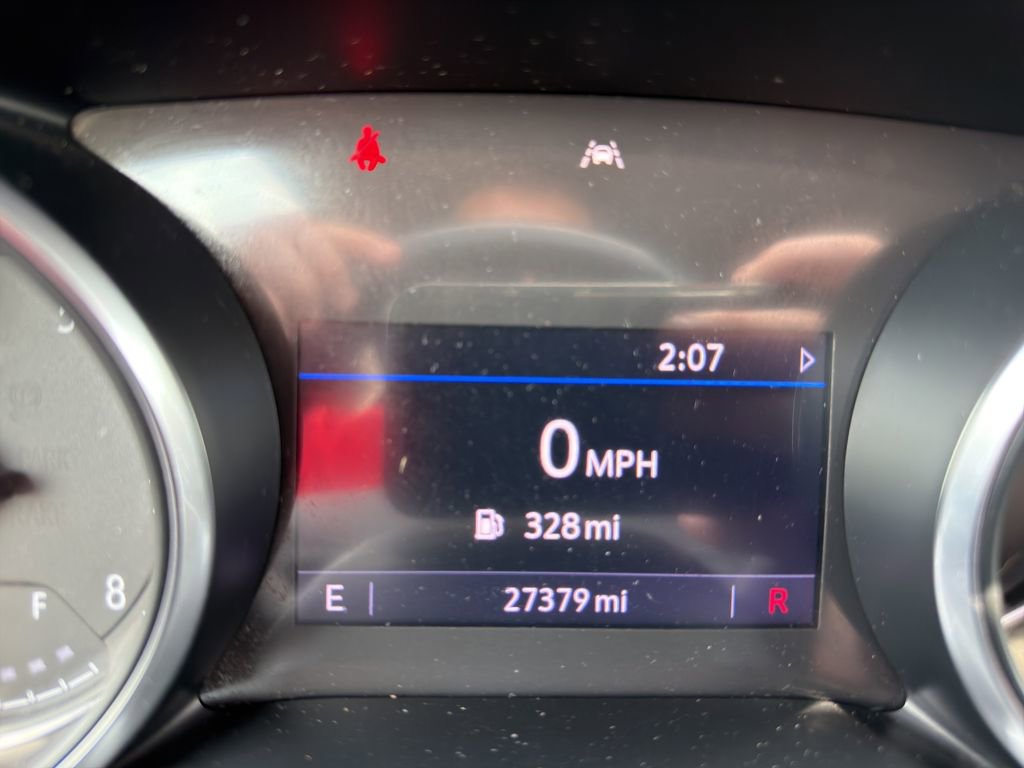 Used 2023 Buick Encore GX Essence w/ Experience Buick Package FWD image 30