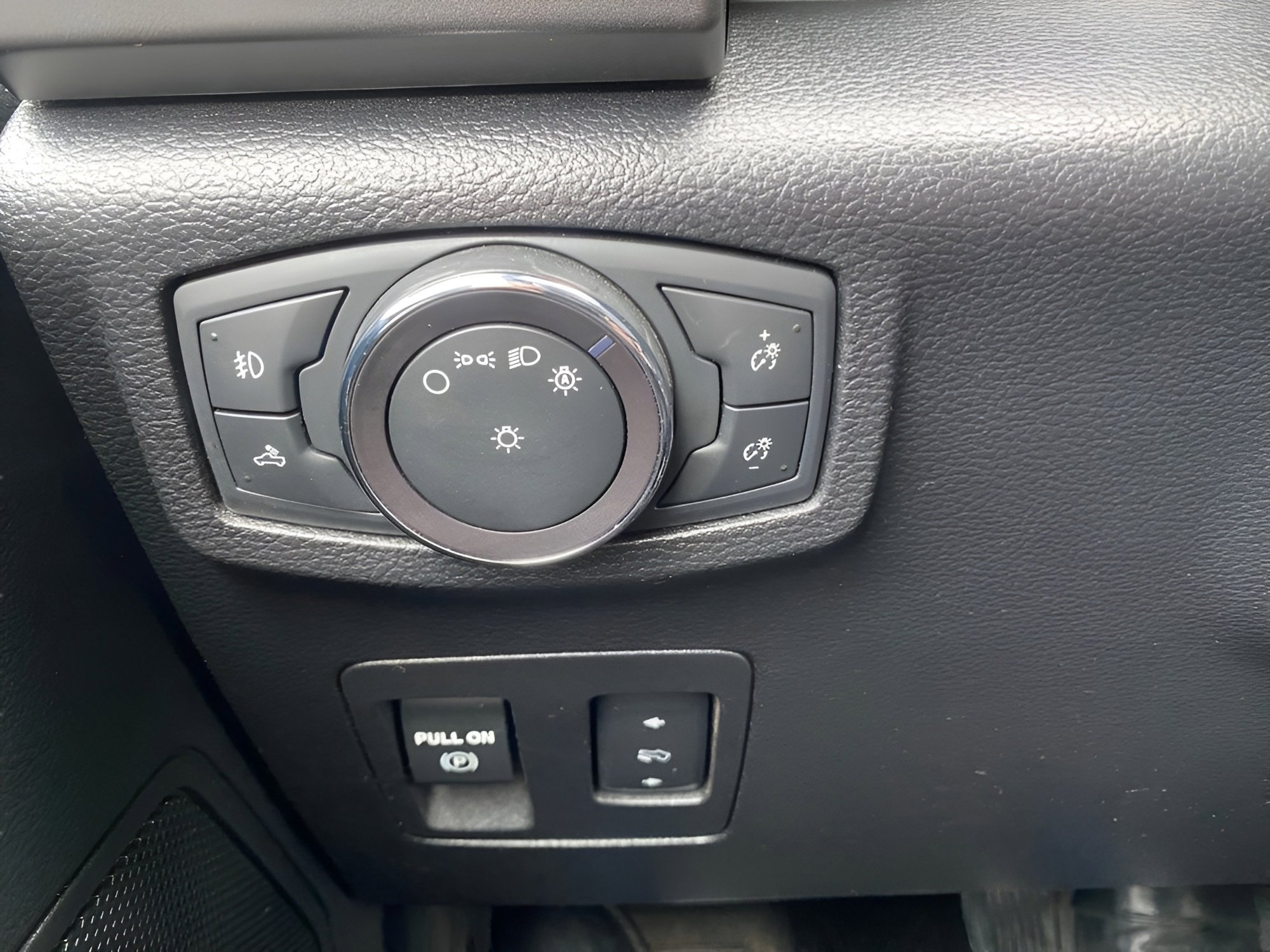 Certified 2018 Ford F150 XLT w/ Equipment Group 302A Luxury AWD/4WD image 4