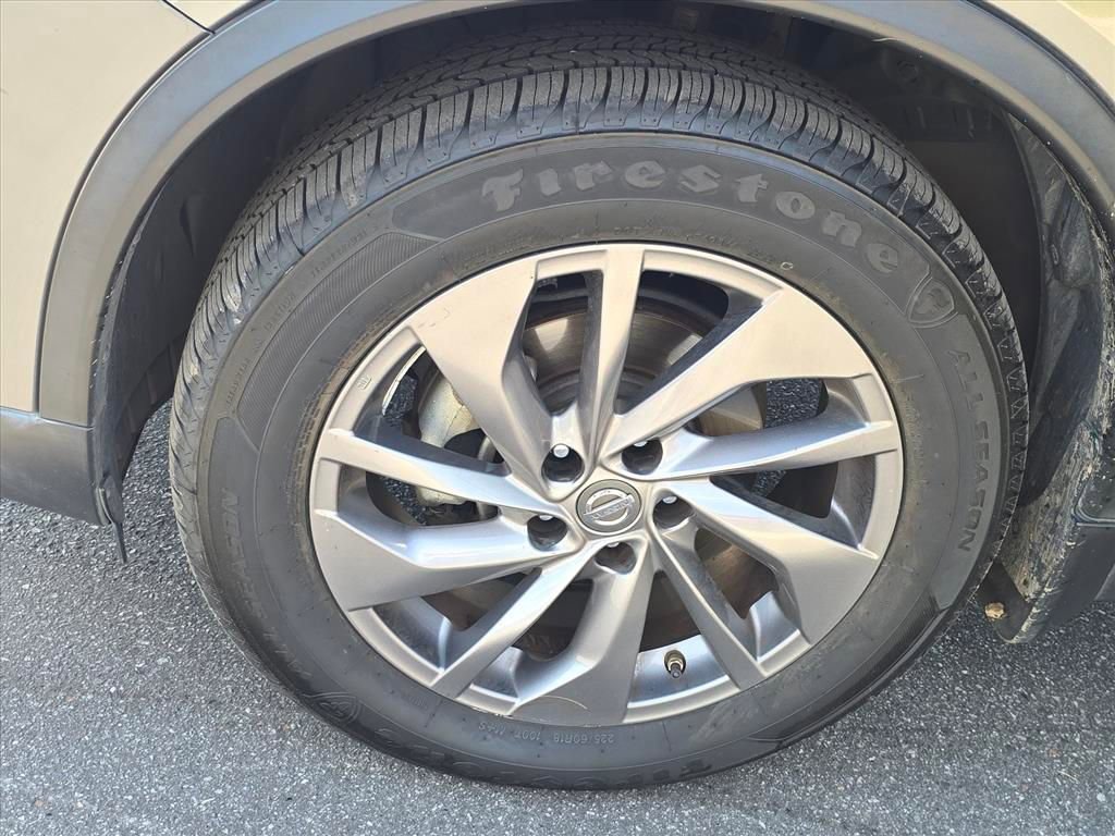 Used 2016 Nissan Rogue SL w/ SL Premium Package image 5