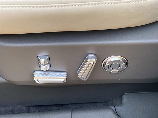 Used 2024 Lincoln Nautilus Reserve w/ Equipment Group 203A image 15