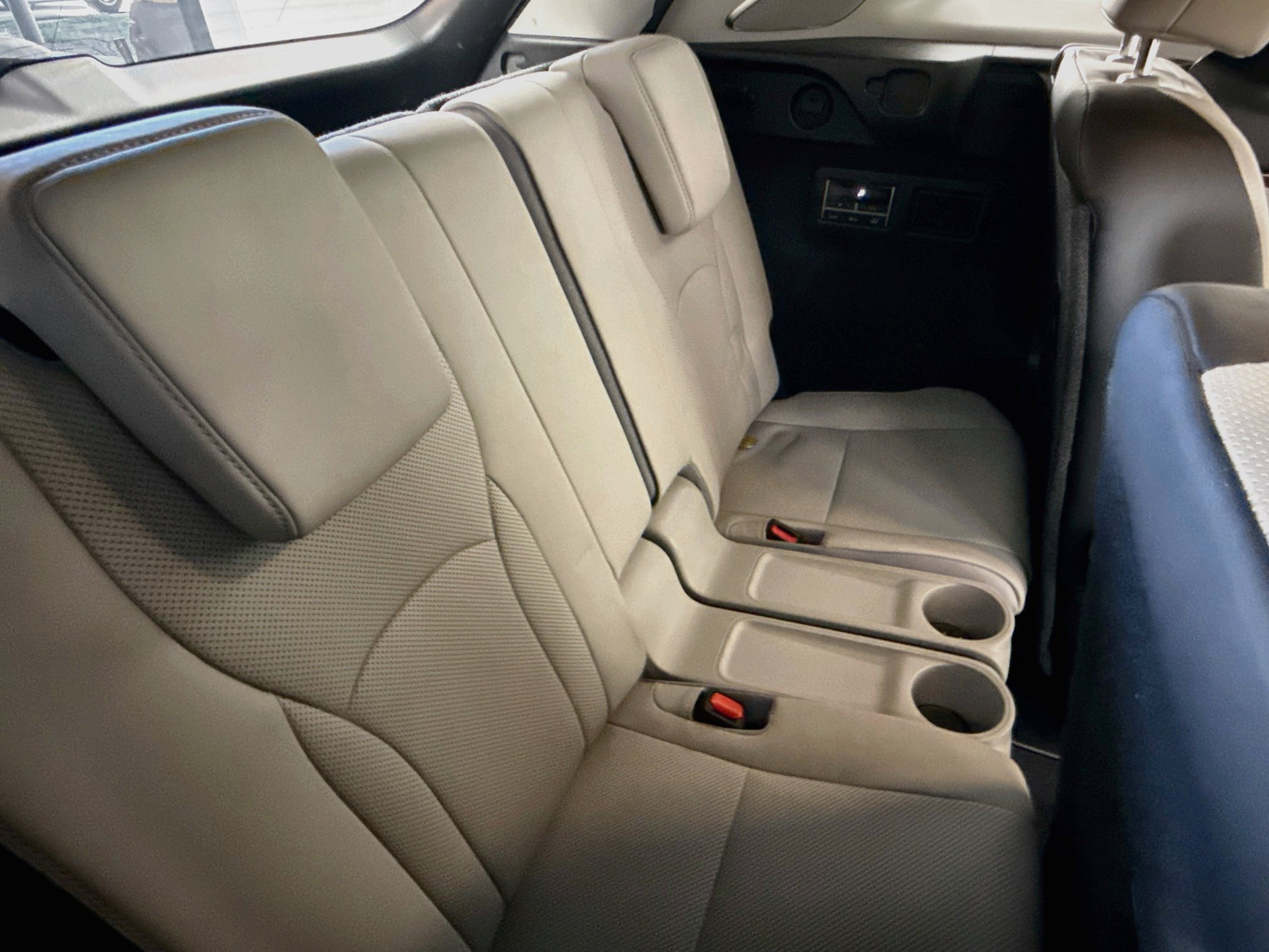Used 2019 Lexus RX 350L AWD w/ Premium Package image 26
