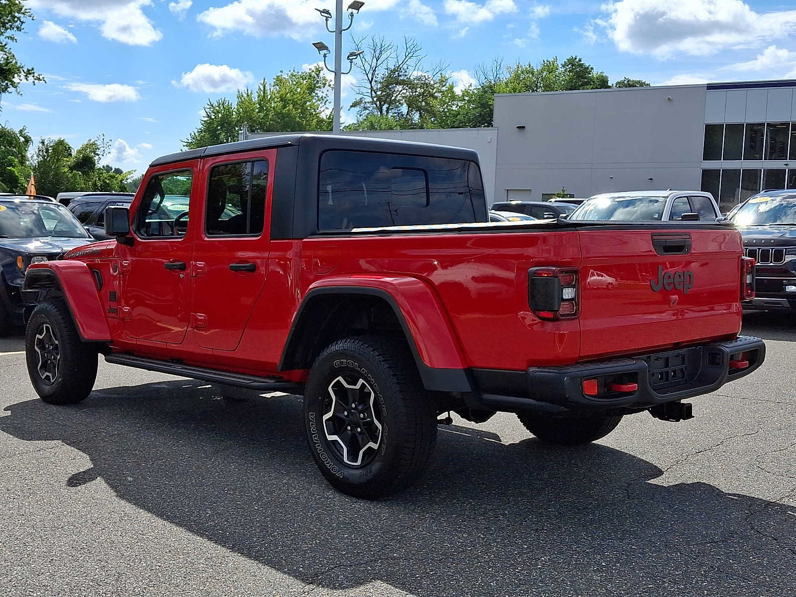 Used 2020 Jeep Gladiator Rubicon AWD/4WD image 4