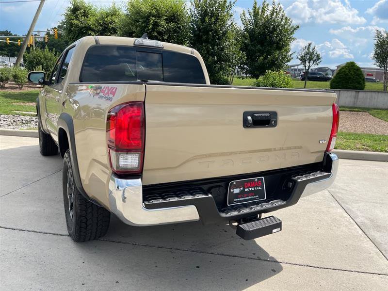 Used 2017 Toyota Tacoma TRD Off-Road w/ Tow Package (A/T) AWD/4WD image 69