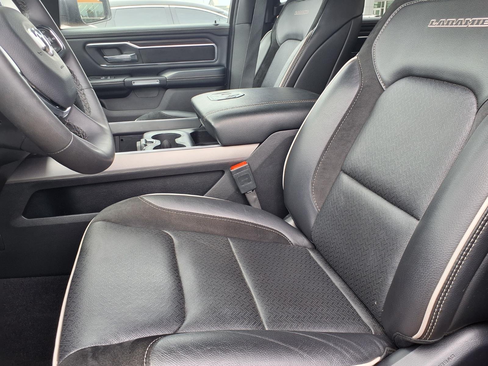 Used 2025 RAM 1500 Laramie AWD/4WD image 3