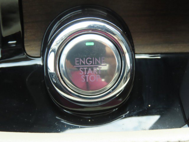 Used 2020 Lincoln Corsair Reserve w/ Elements Package FWD image 27