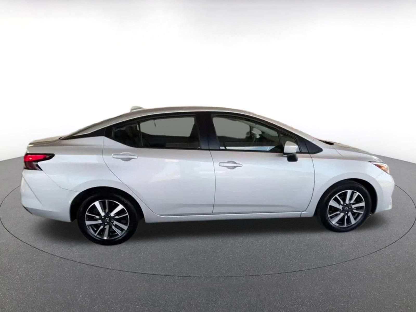 Used 2025 Nissan Versa SV FWD image 15
