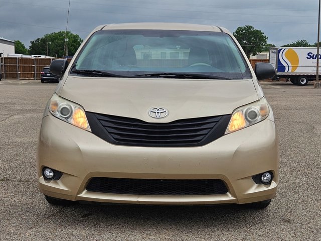 Used 2012 Toyota Sienna FWD video 2