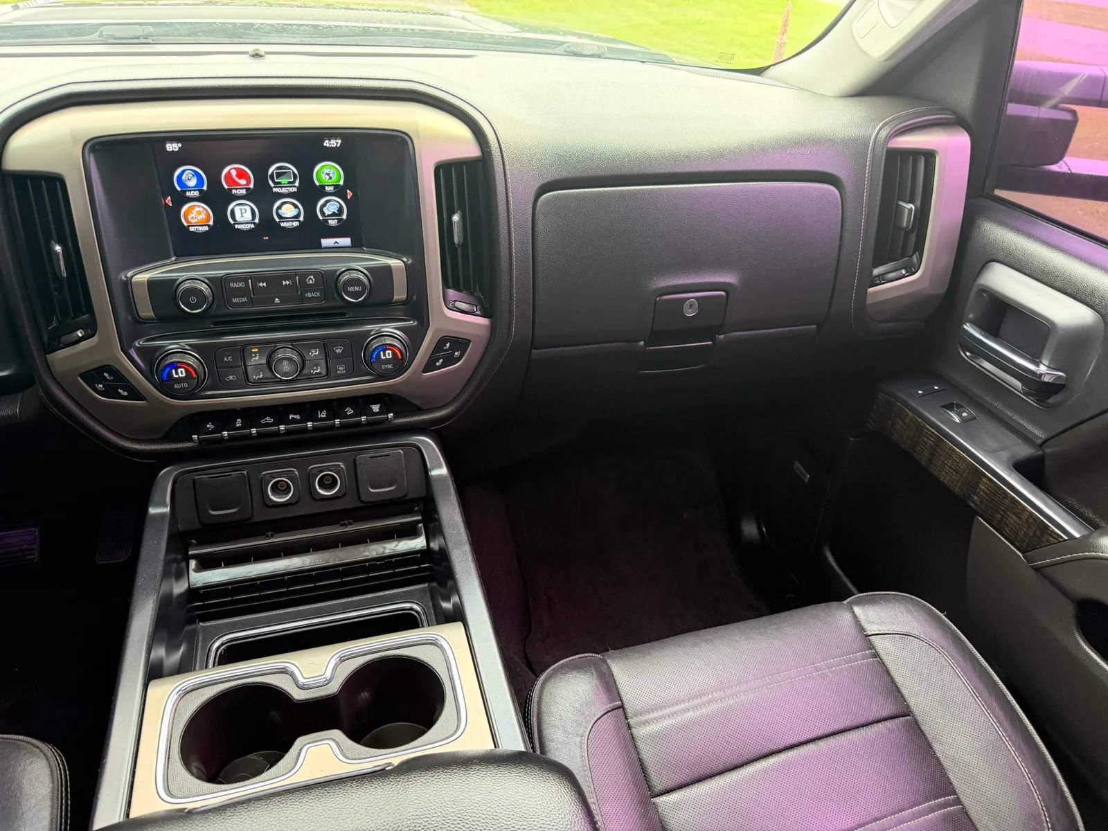 Used 2016 GMC Sierra 2500 Denali w/ Duramax Plus Package AWD/4WD image 15