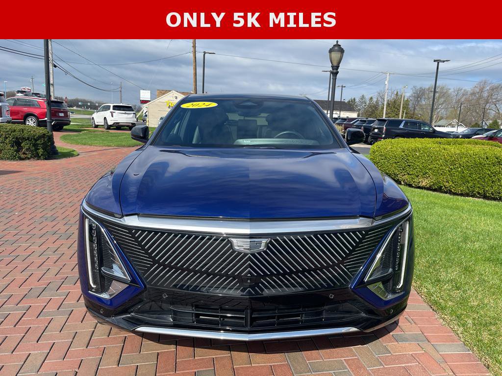 Used 2024 Cadillac Lyriq Tech w/ Driver Assist Package AWD/4WD image 3