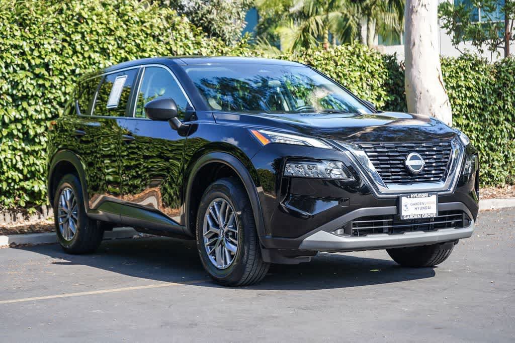 Used 2023 Nissan Rogue S AWD/4WD image 3