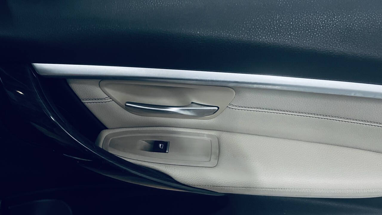 Used 2017 BMW 330i Sedan RWD image 36