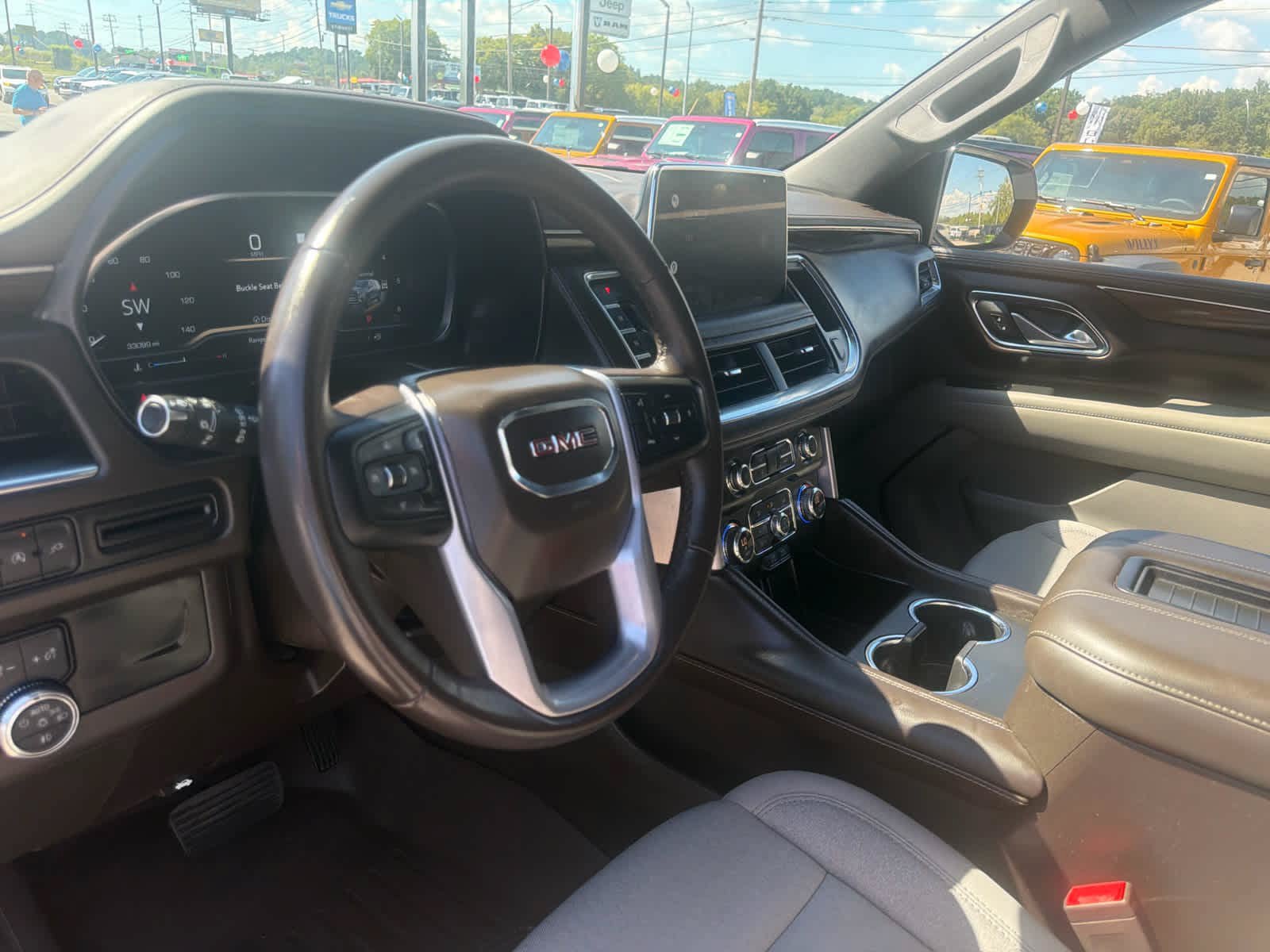 Used 2022 GMC Yukon SLE AWD/4WD image 16