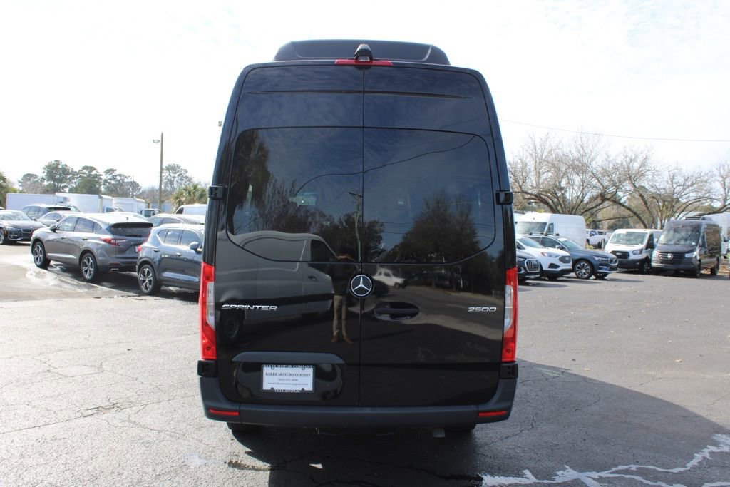 Used 2025 Mercedes-Benz Sprinter 2500 image 11