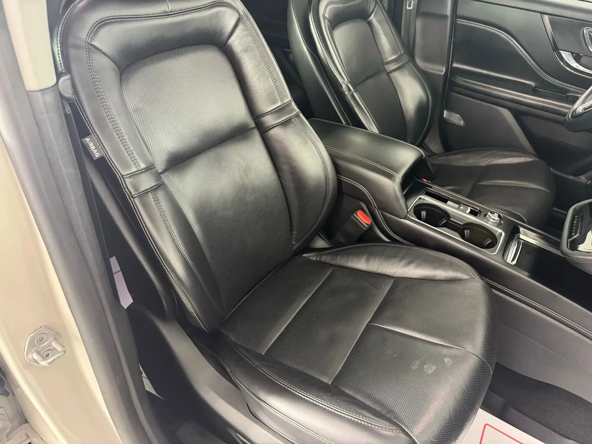 Used 2020 Lincoln Corsair AWD image 36