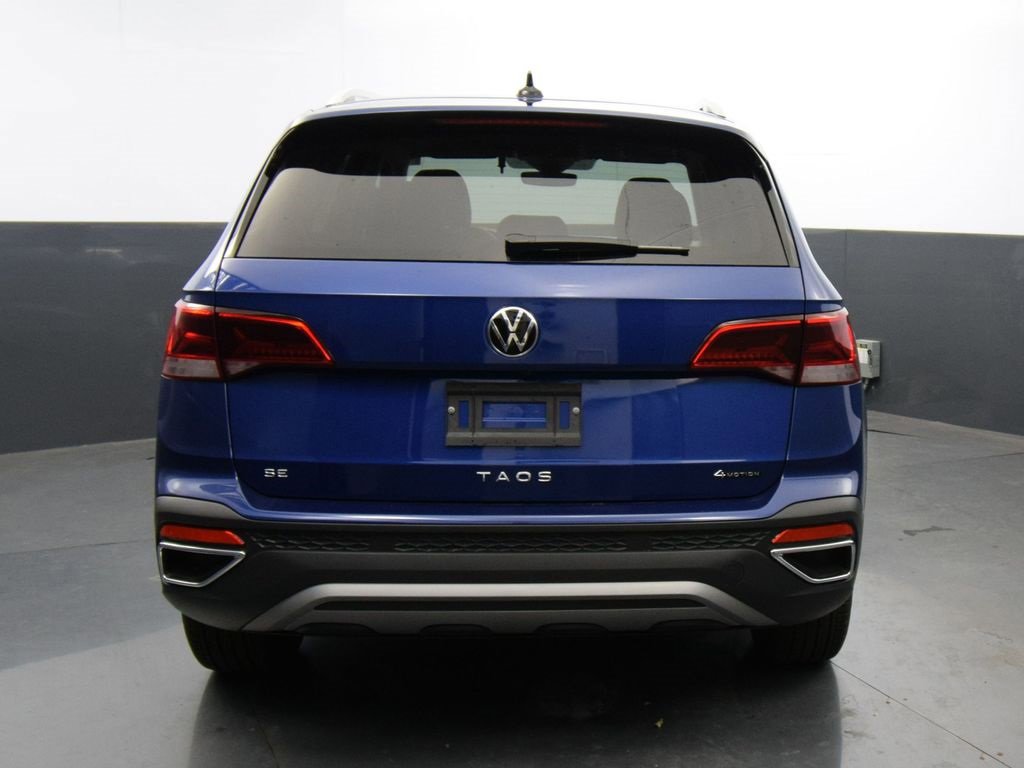 Used 2024 Volkswagen Taos SE image 4