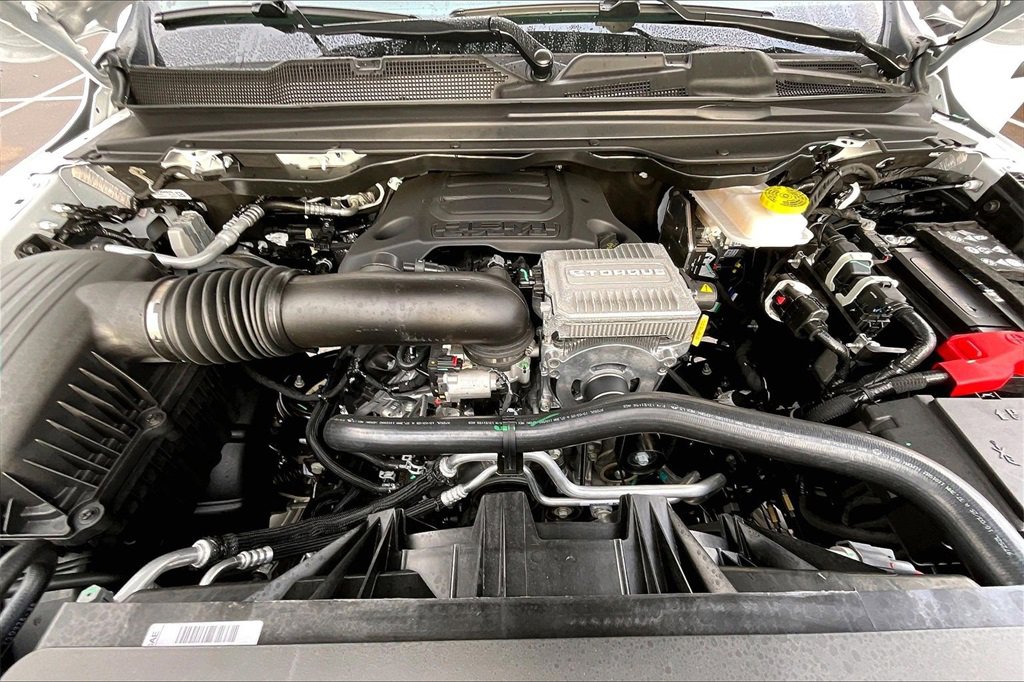 New 2026 RAM 1500 4x4 Crew Cab image 11